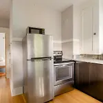 Stay Portland Colletion - Portland Classic - Parks, Eateries & Local Shops