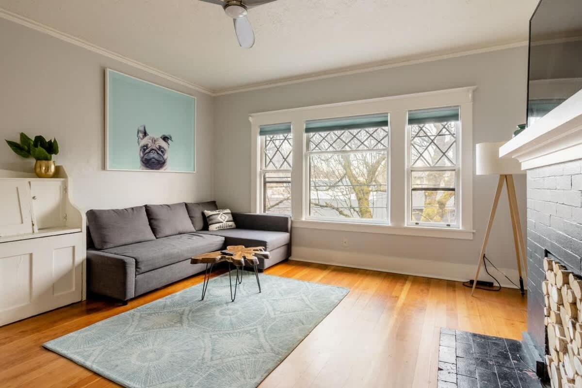 - Classic - Parks, Eateries & Local Shops Apartment *